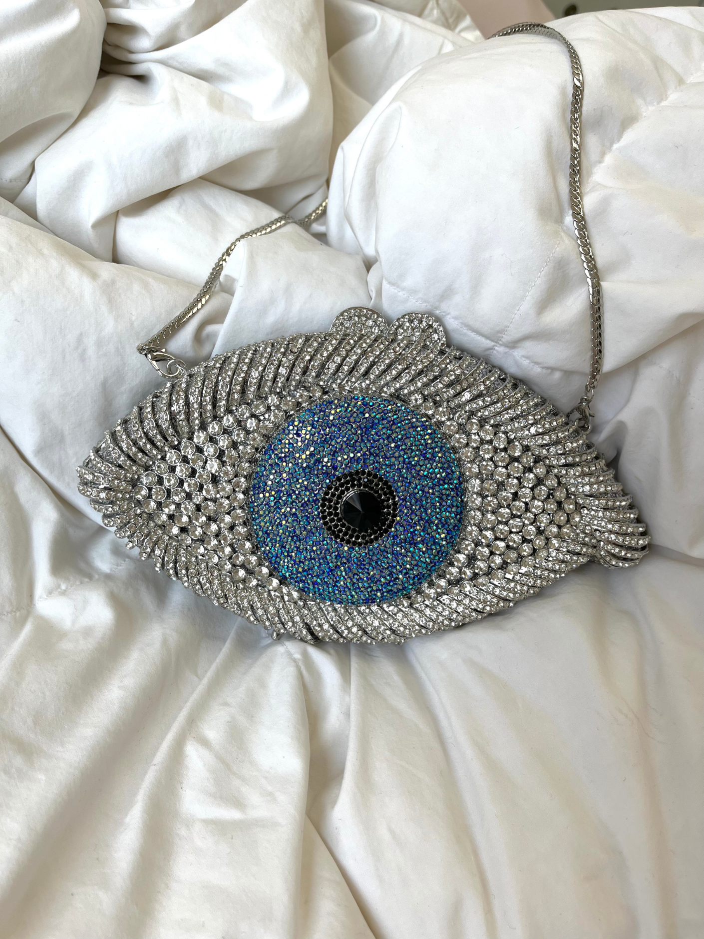 Bolso ojo protector diamantes