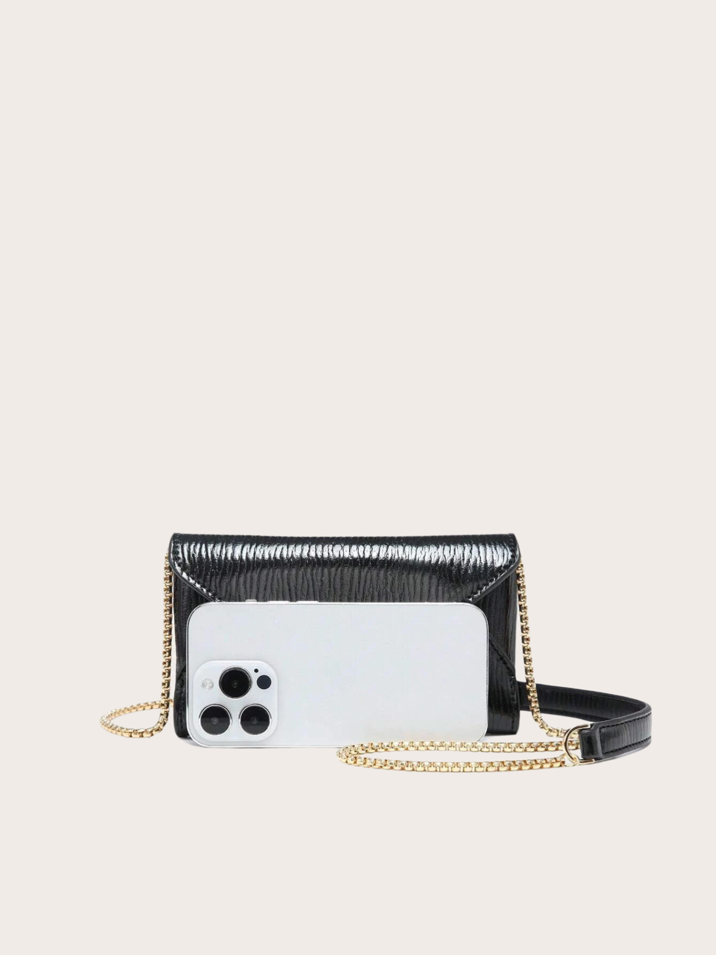 Bolso cartera sobre metálico textura