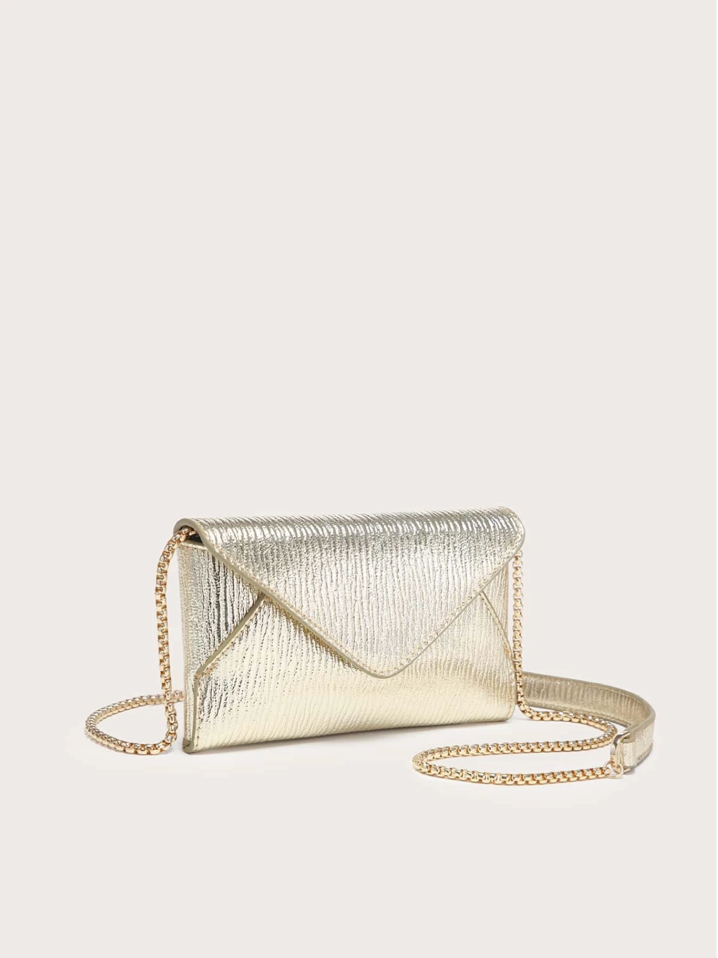 Bolso cartera sobre metálico textura