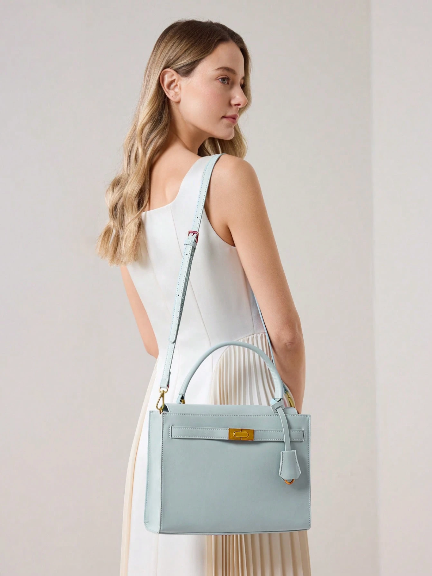 Bolso minimal celeste