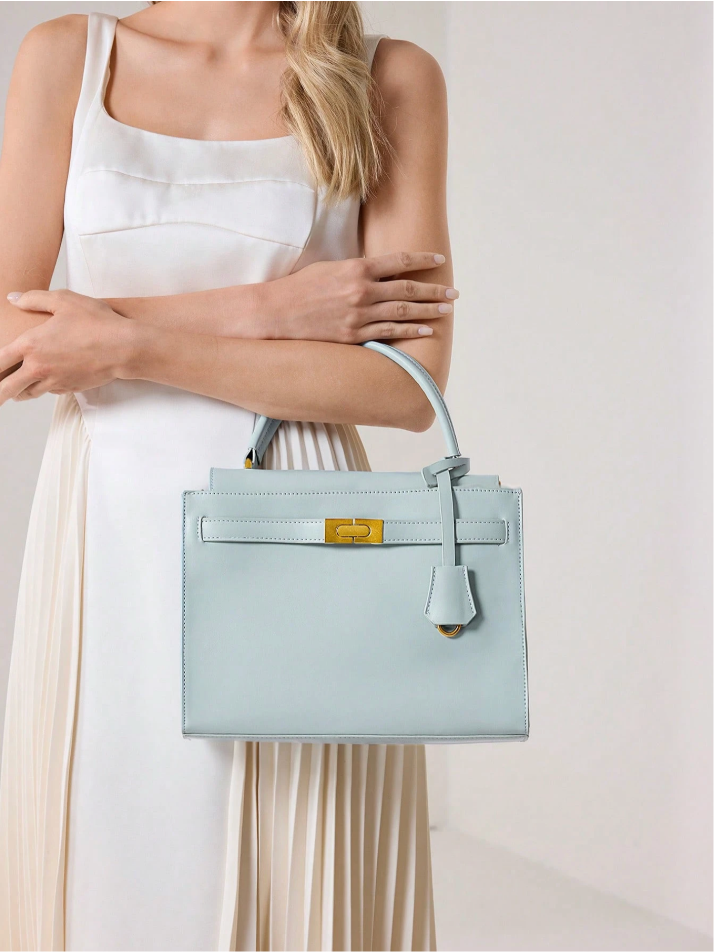 Bolso minimal celeste