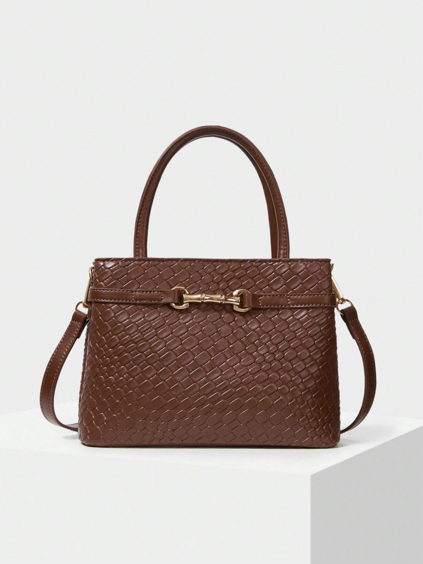 Bolso cuadrado textura hebilla