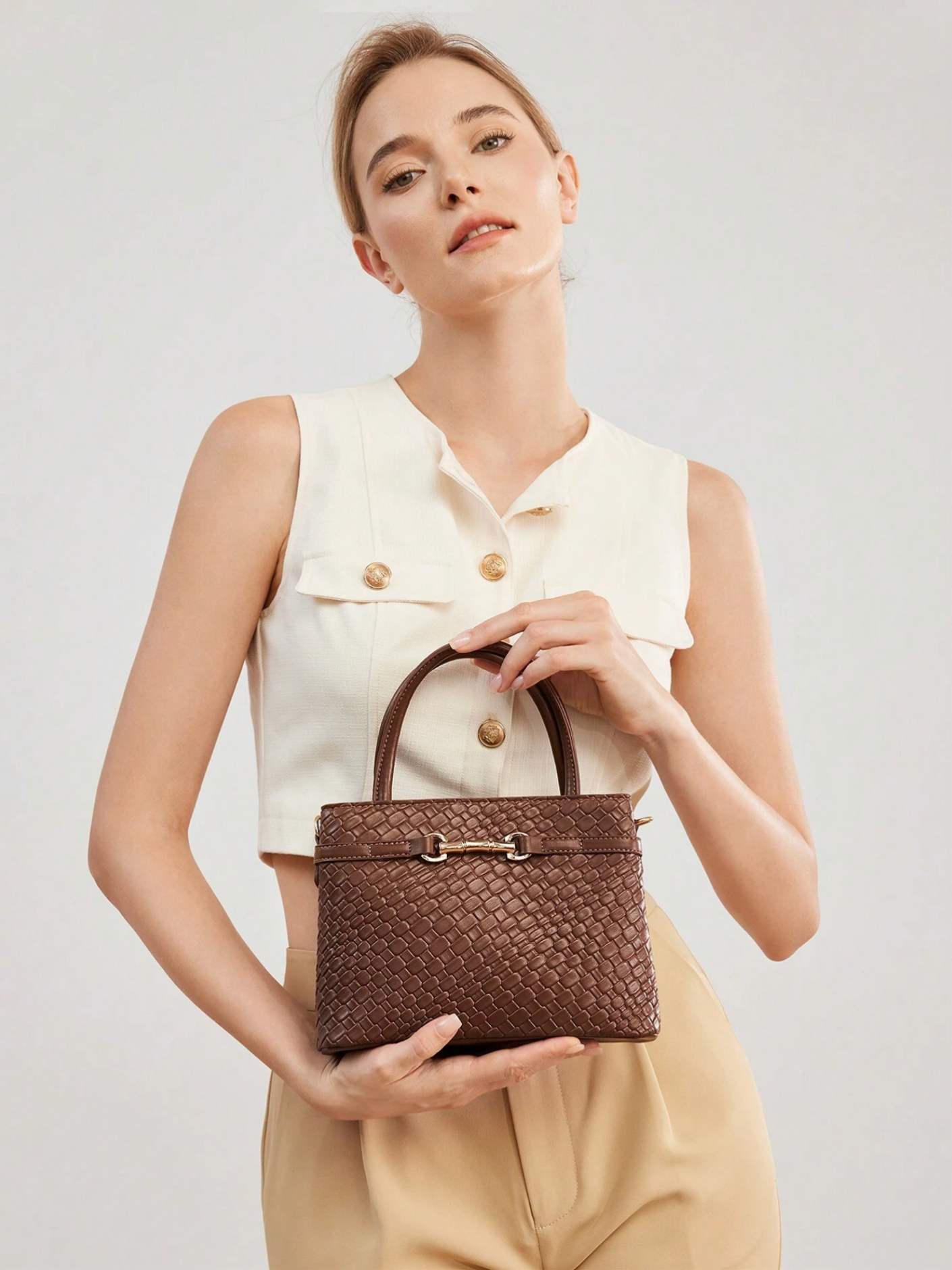 Bolso cuadrado textura hebilla