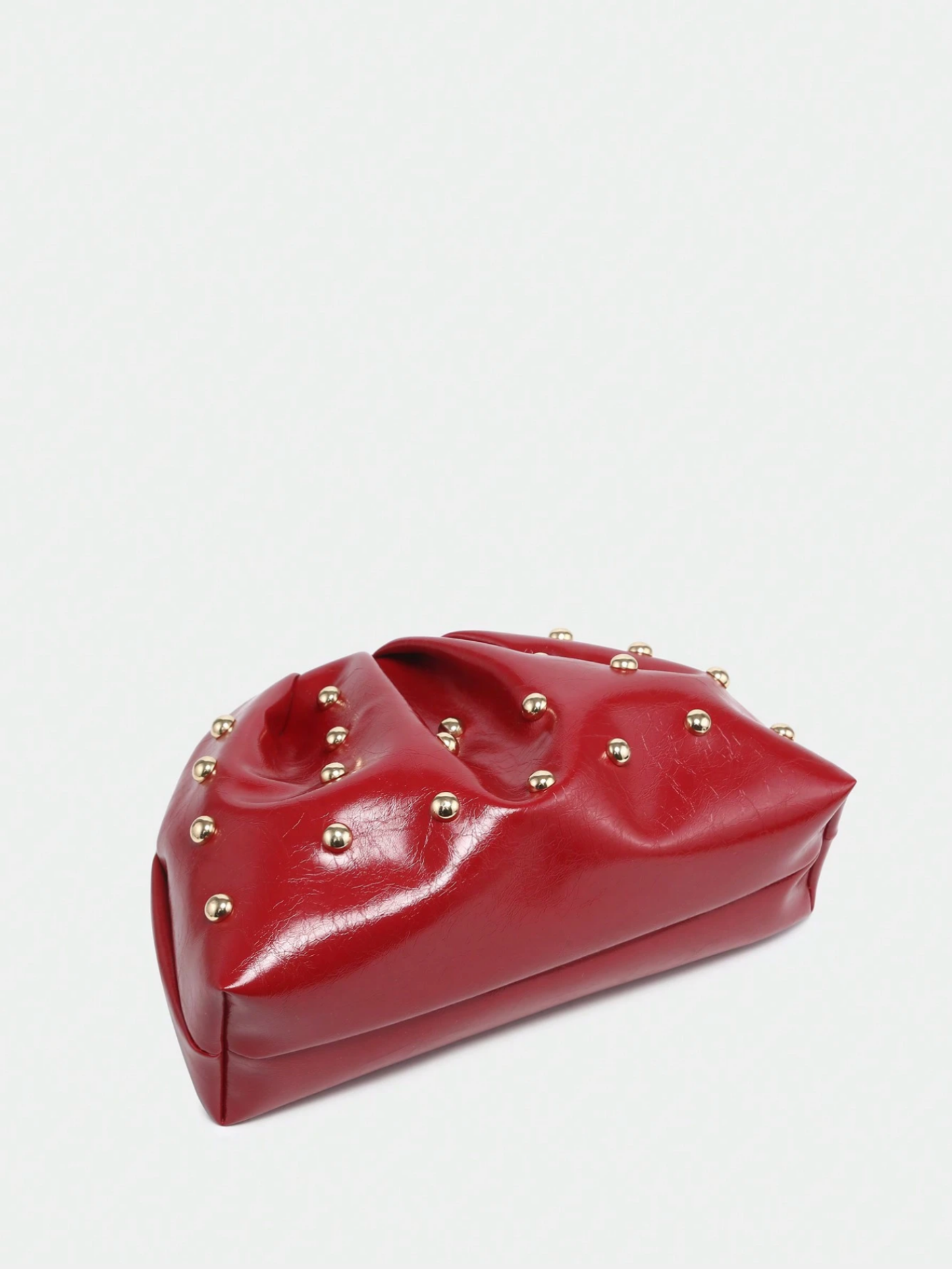 Bolso de mano rojo detalle metálico