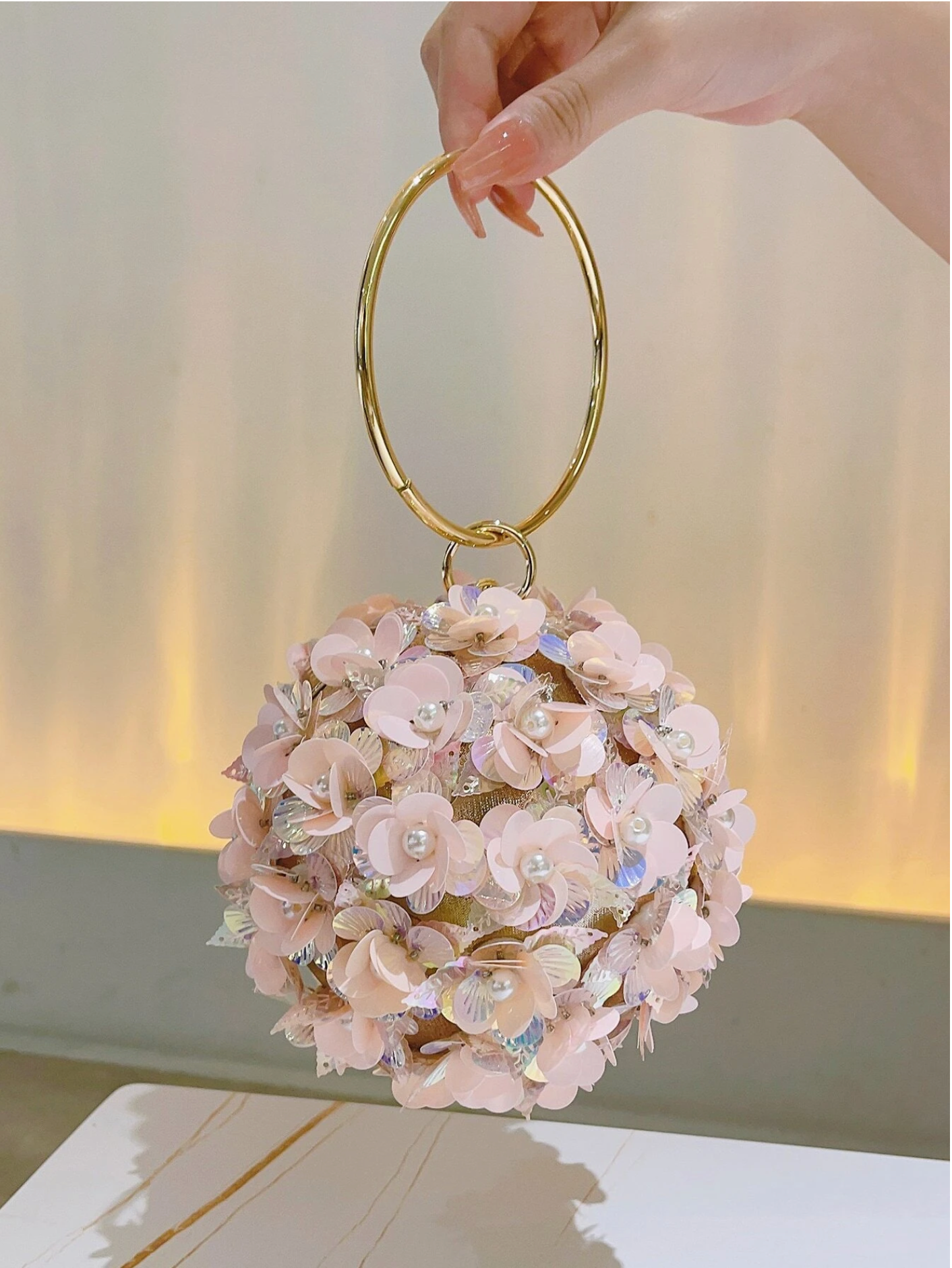 Bolso clutch esfera flores bordadas