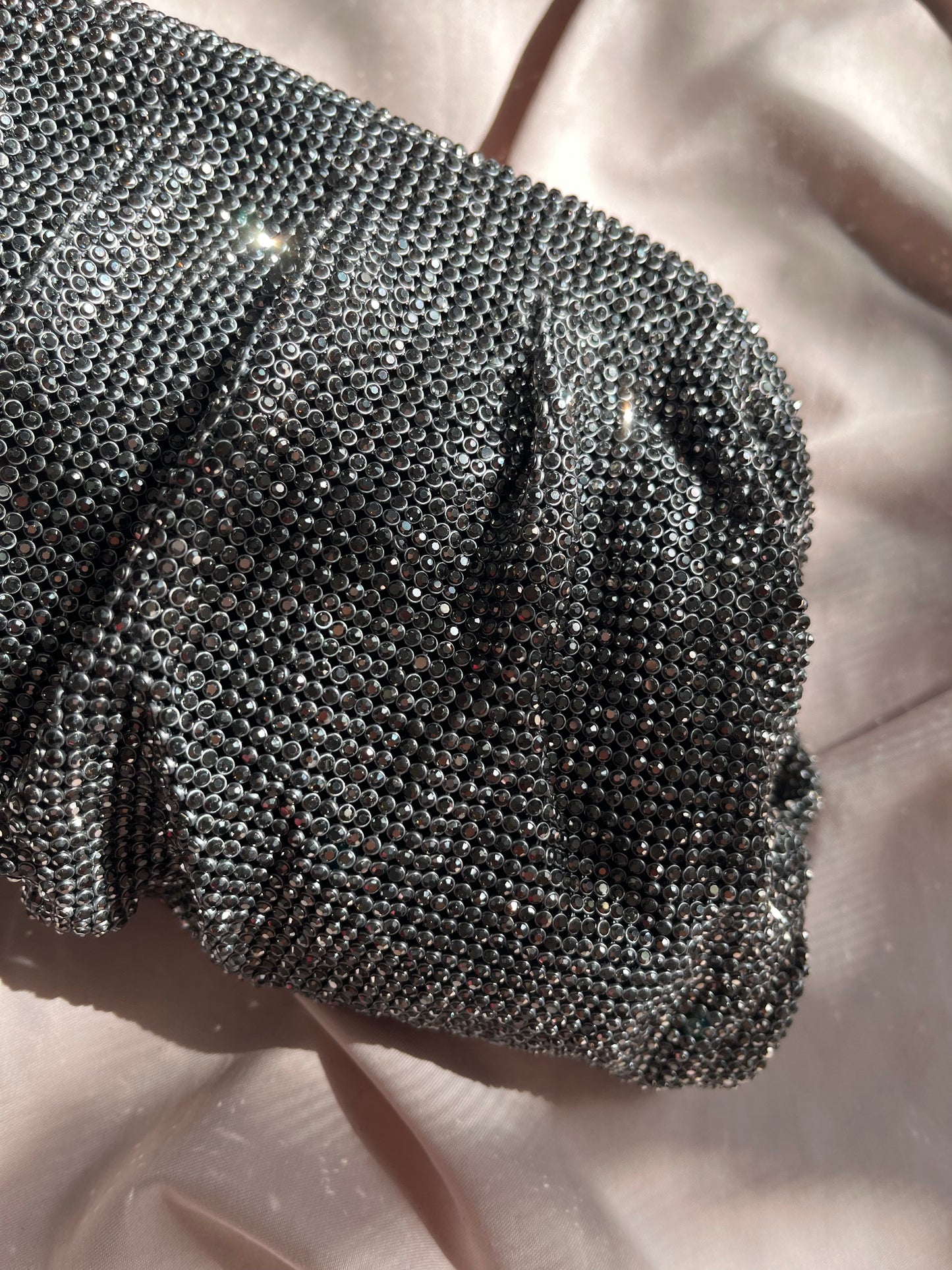 Bolso diamantes metálico