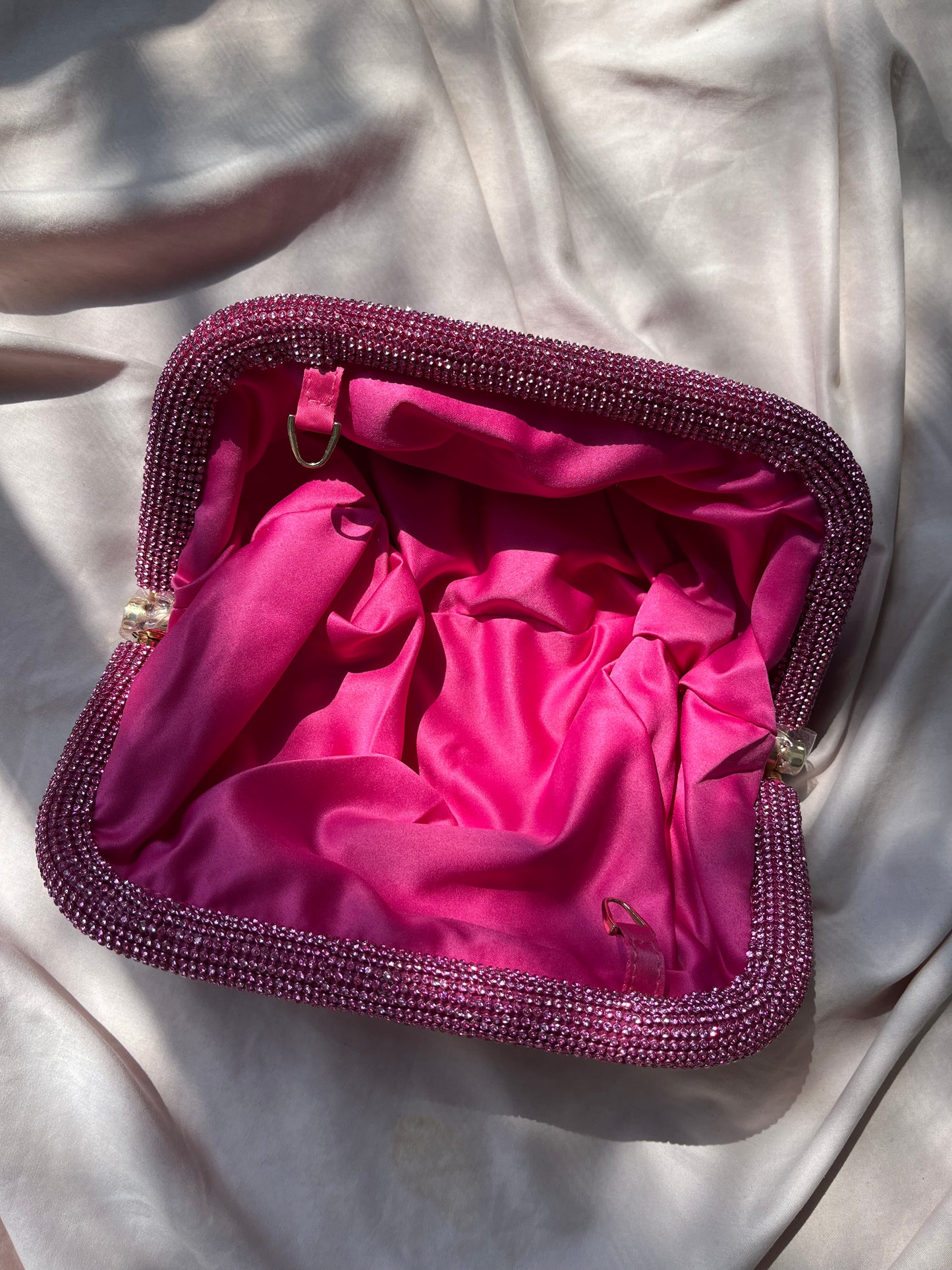 Bolso diamantes metálico