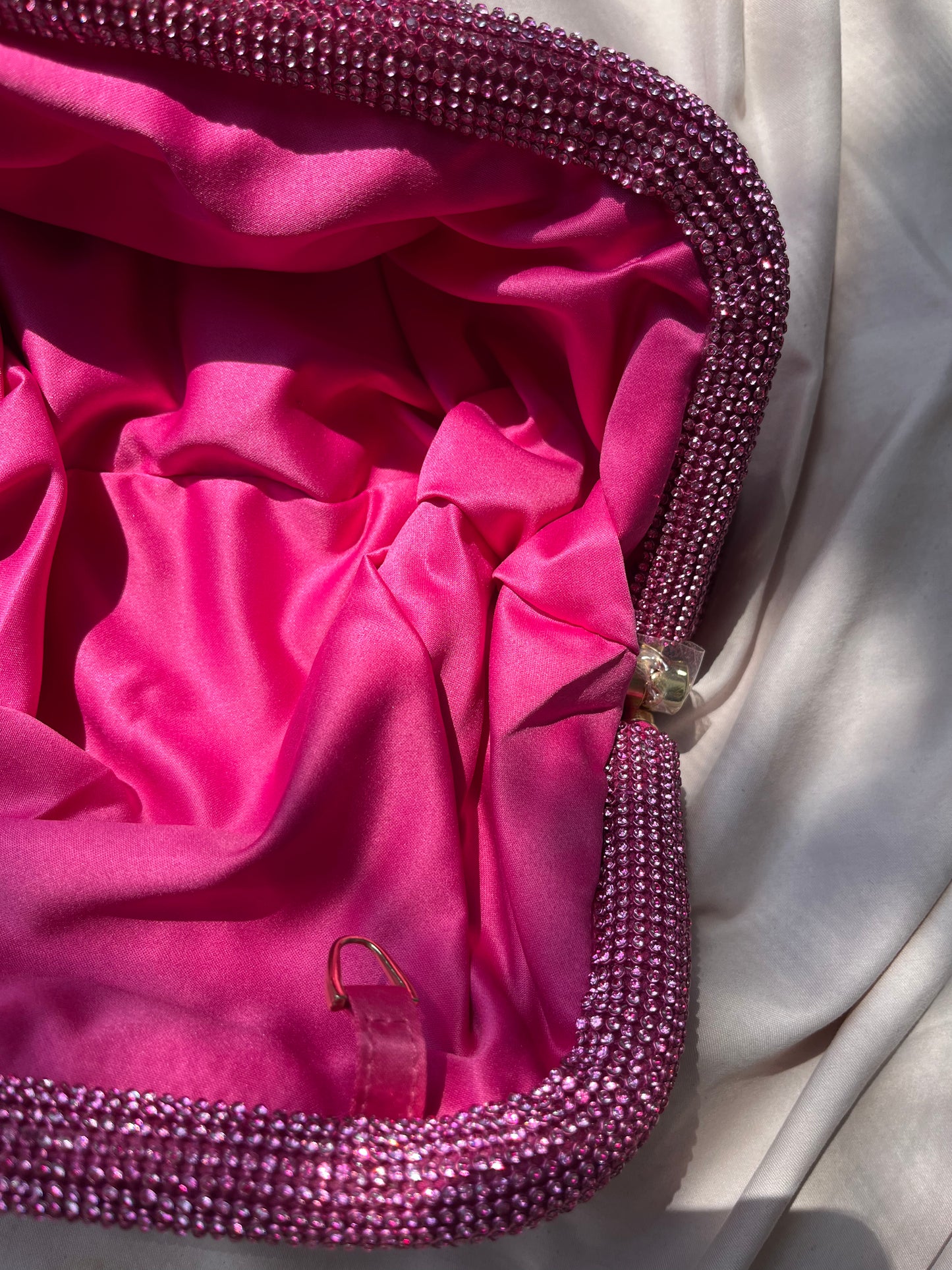 Bolso diamantes metálico