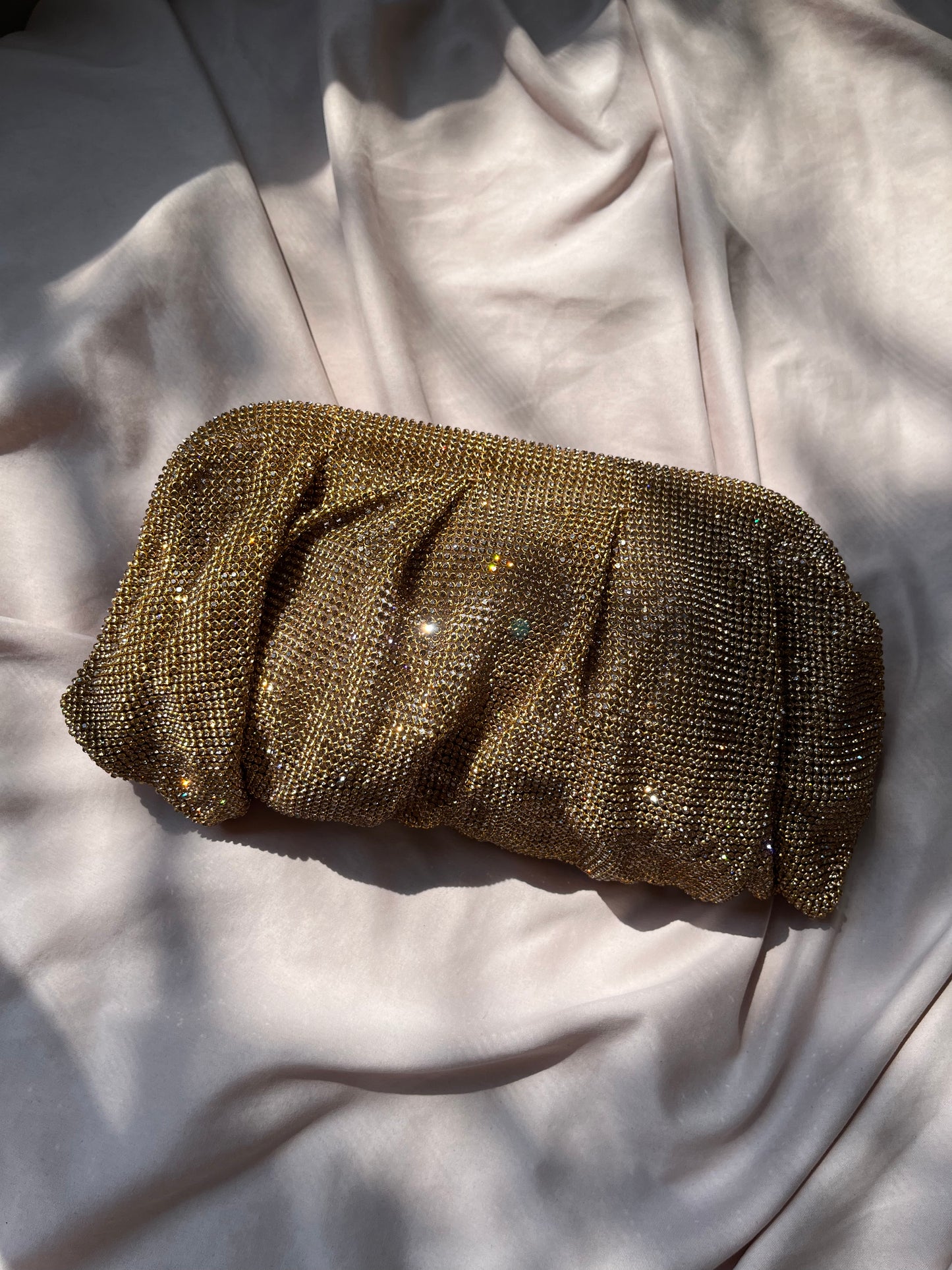 Bolso diamantes metálico