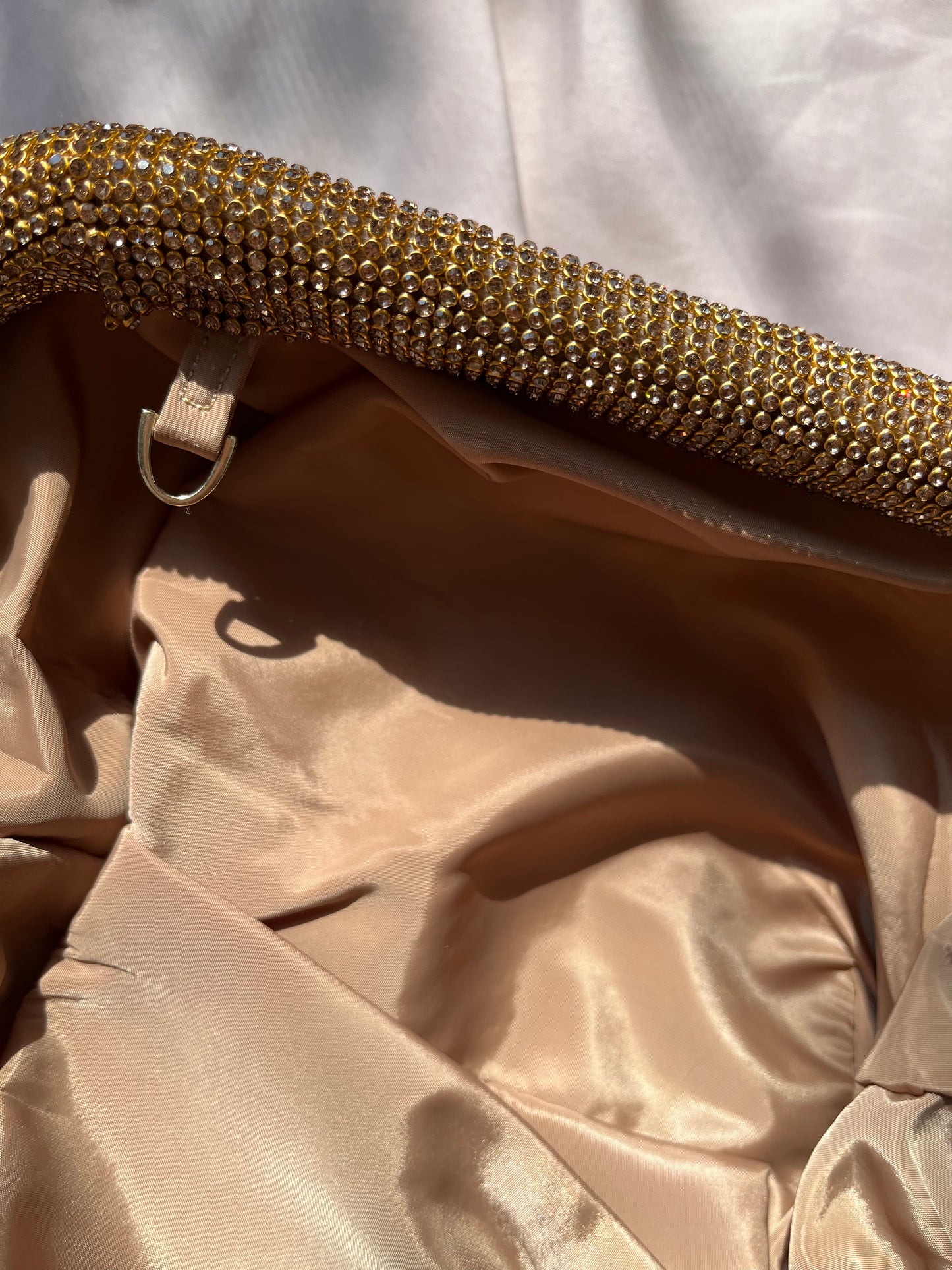 Bolso diamantes metálico