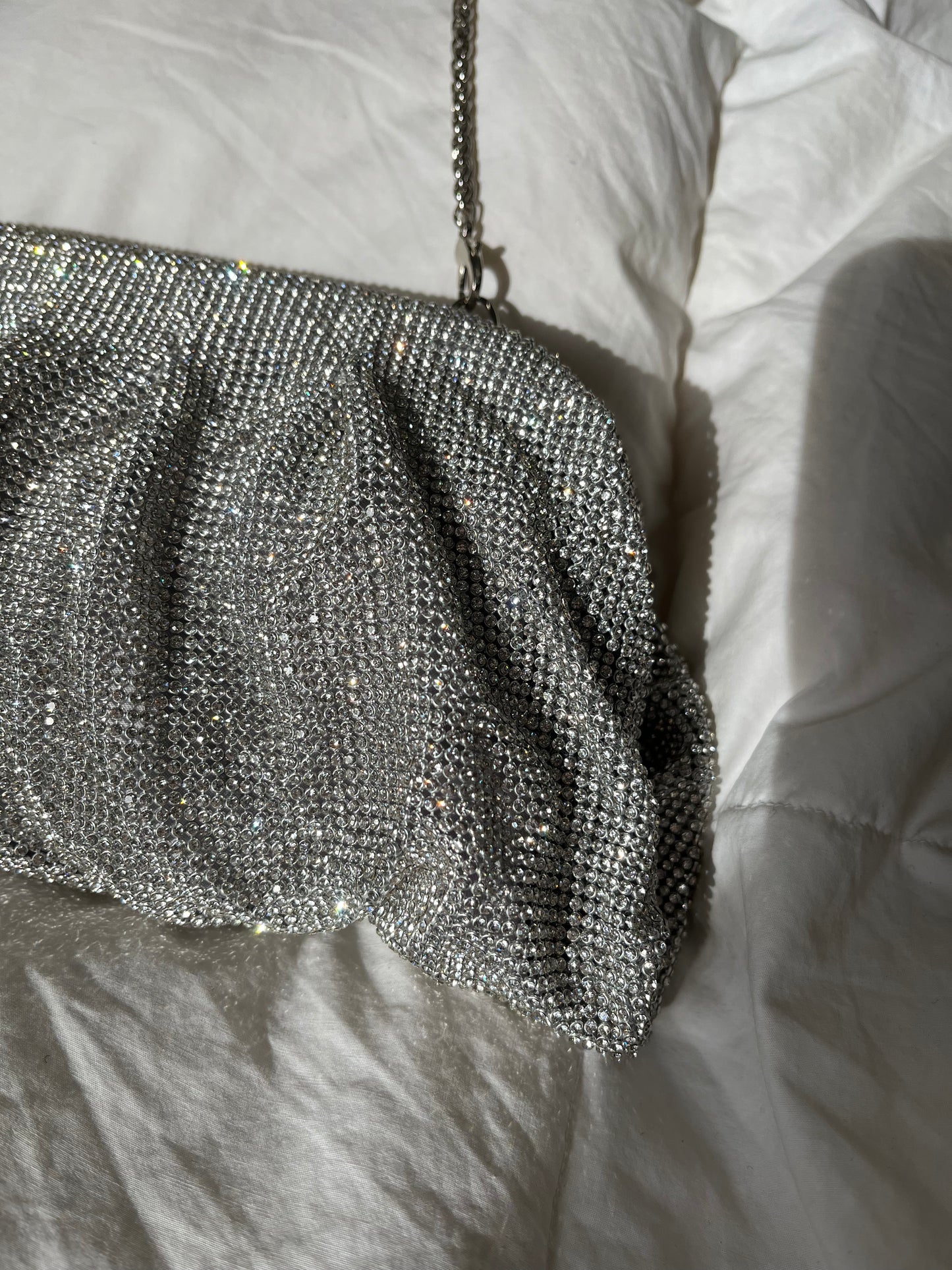 Bolso diamantes metálico