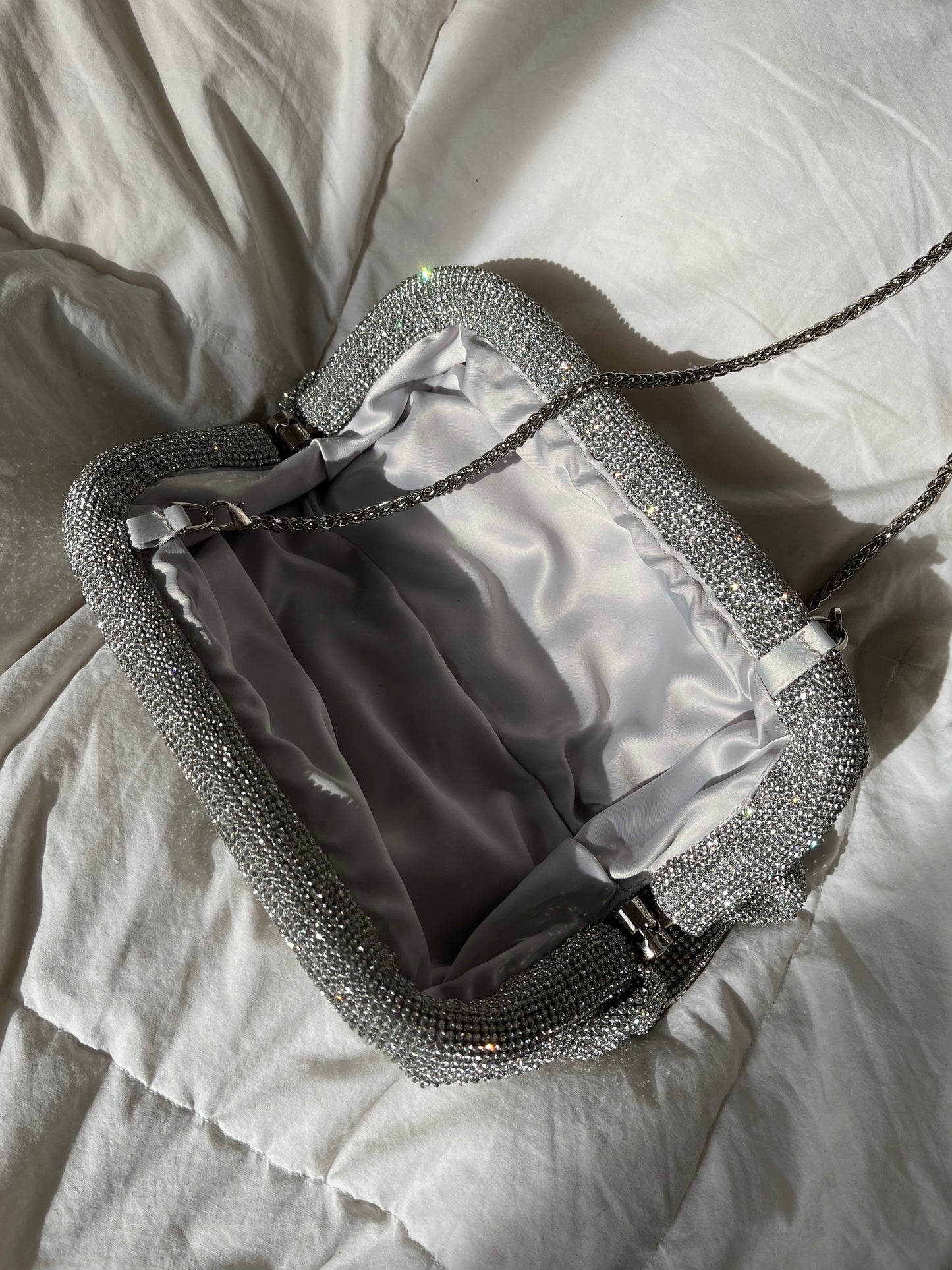 Bolso diamantes metálico