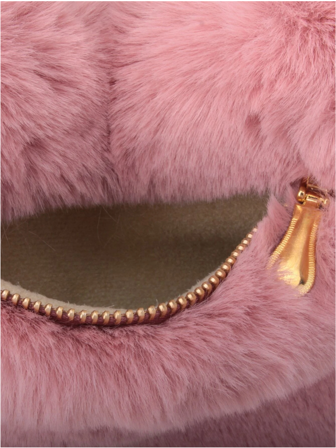 Bolso pelo corazón rosa