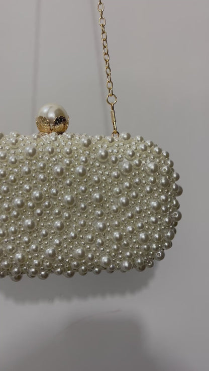 Bolso clutch perlas bordado