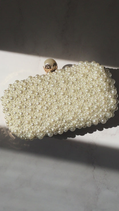 Bolso clutch perlas bordado